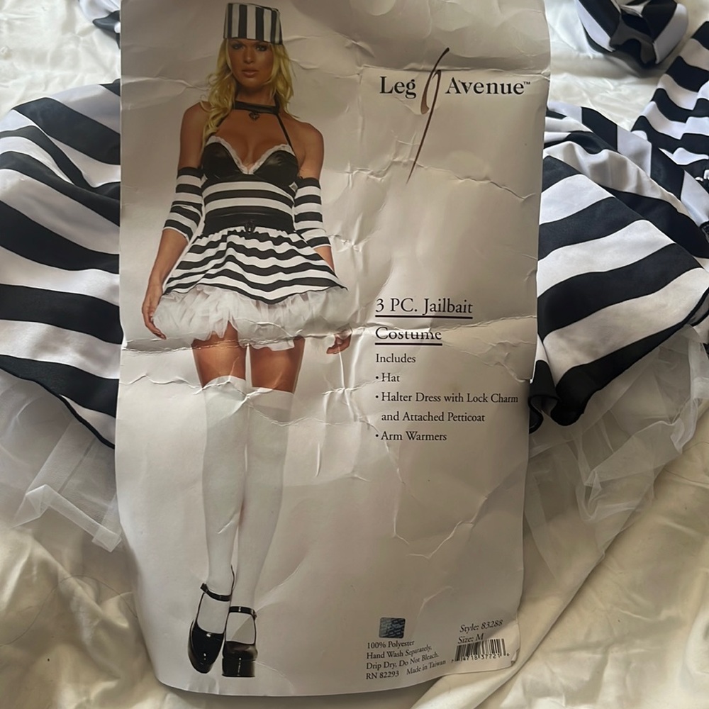 HALLOWEEN COSTUME prisoner